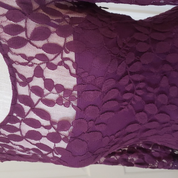 💐 FREE PEOPLE Plum Purple Sheer Lace Dress Hankerchief Hem SIZE 4 - Picture 11 of 17